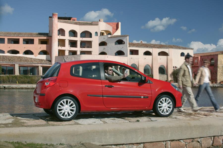  Renault Clio 2006 года  (фото 52 из 97)